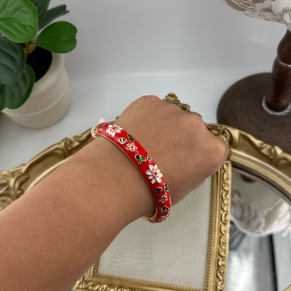 Red Floral Enamel Bangle Bracelet – Vintage Style Hinged Cuff - Picture 3 of 11